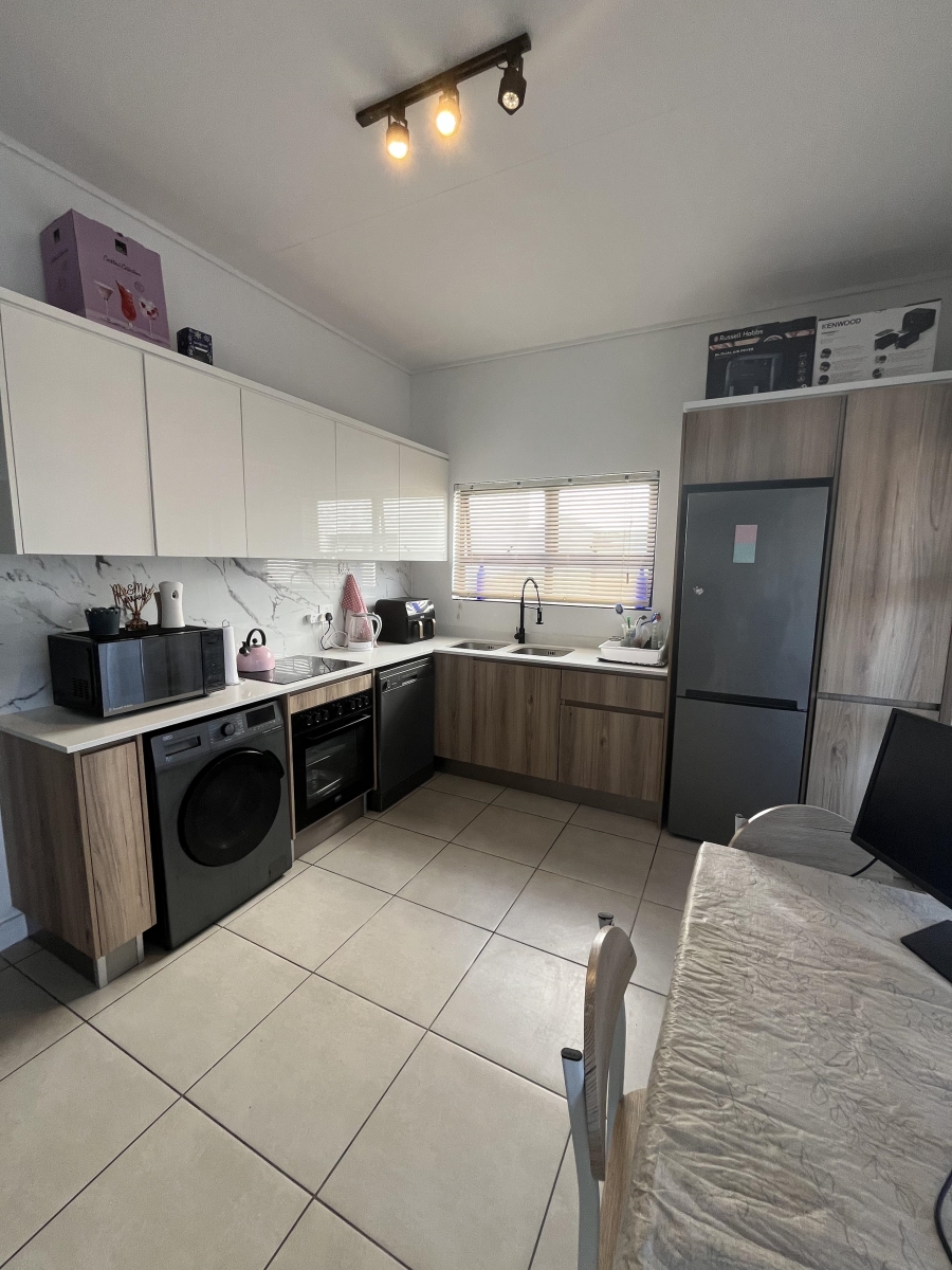 2 Bedroom Property for Sale in Cape Farms Western Cape